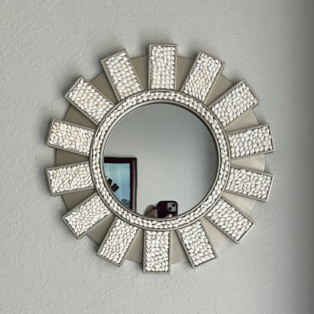 Elegant VTG Miniature Shell Adorned Sunburst Wall Mirror